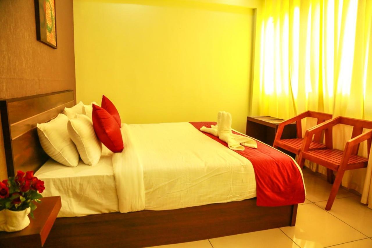 Akan Hotel And Residence Meppadi Exterior photo
